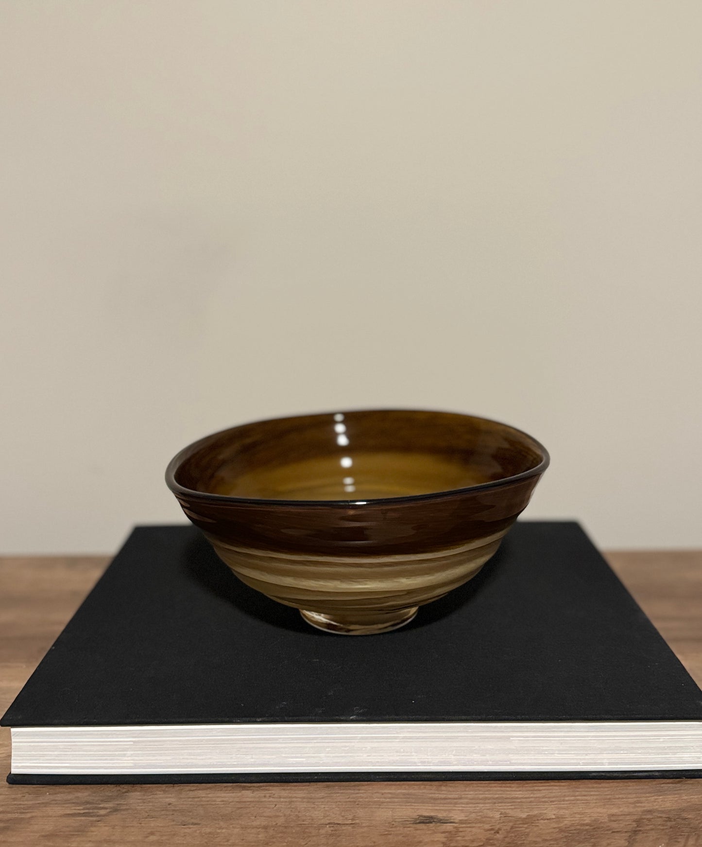 Blown glass bowl in brown shades
