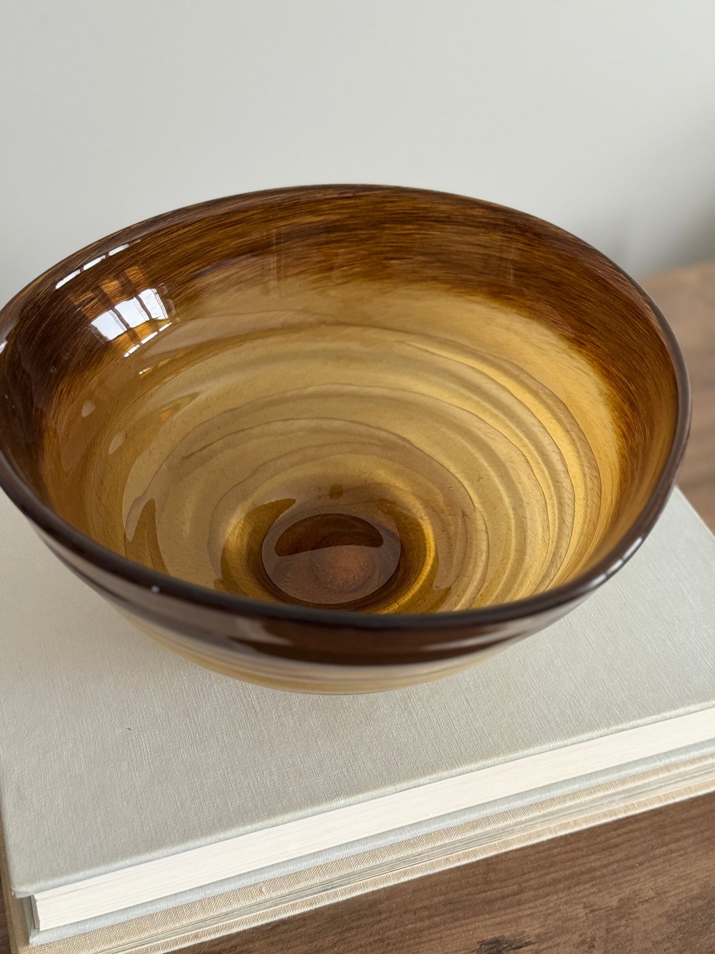 Blown glass bowl in brown shades