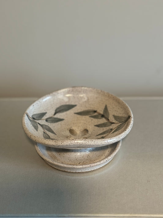 Pottery soap dish